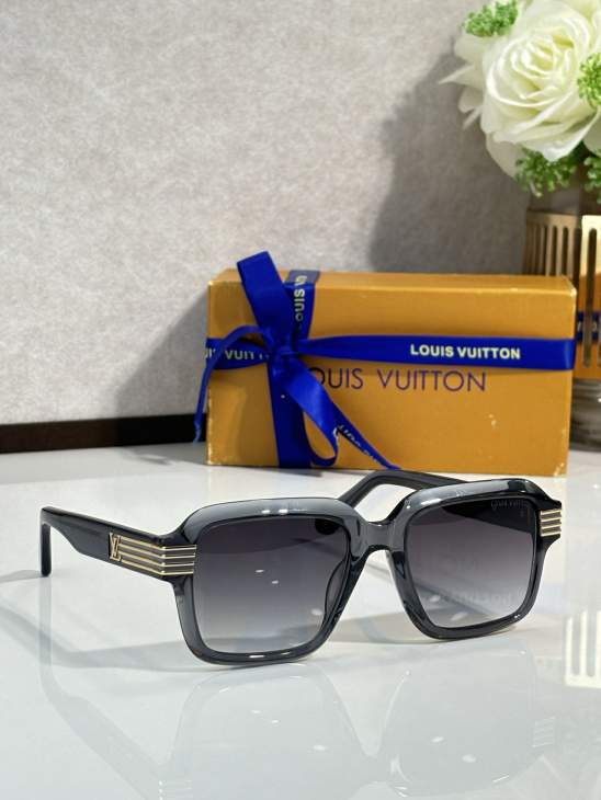 Picture of Louis Vuitton Sunglasses _SKUfw75840968fw